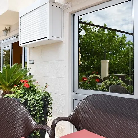 Apartment Mila Tucepi